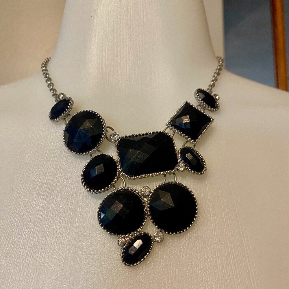 Black Faceted Statement Necklace Silver Tone Bib Necklace - Picture 1 of 2